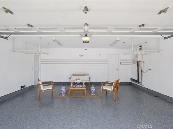 16542 Los Verdes Lane, Huntington Beach CA 92649
