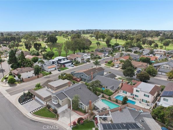 16542 Los Verdes Lane, Huntington Beach CA 92649