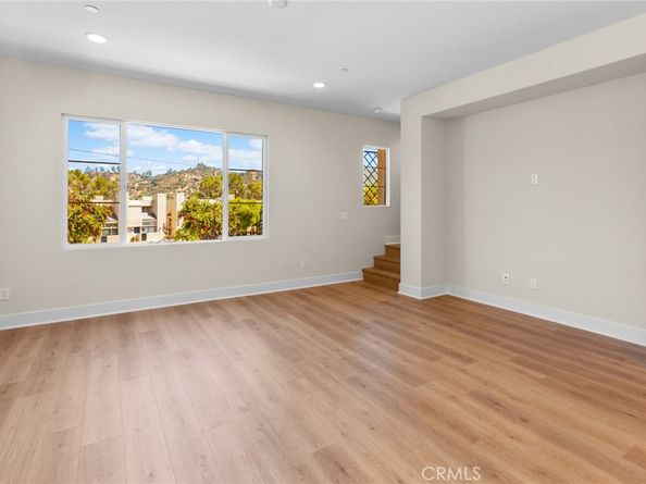 142 Bridle Drive, Burbank CA 91506