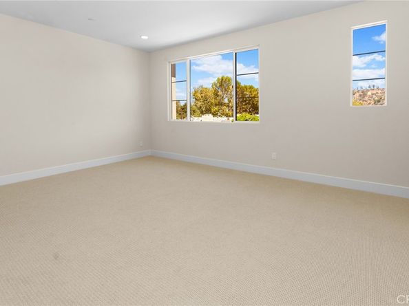 142 Bridle Drive, Burbank CA 91506