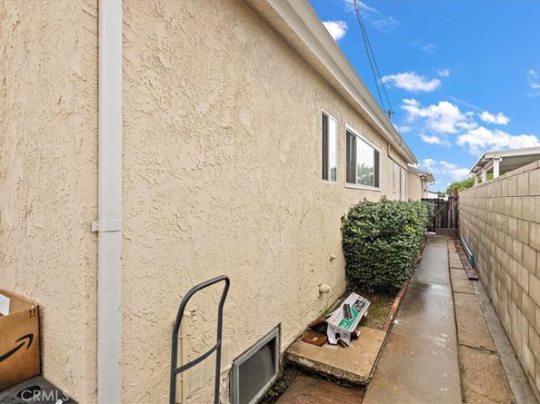 11612 Cimarron Ave, Hawthorne CA 90250