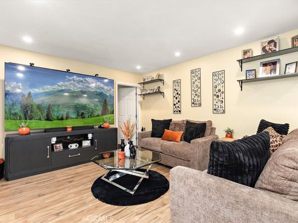 11612 Cimarron Ave, Hawthorne CA 90250