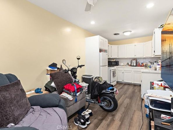 11612 Cimarron Ave, Hawthorne CA 90250