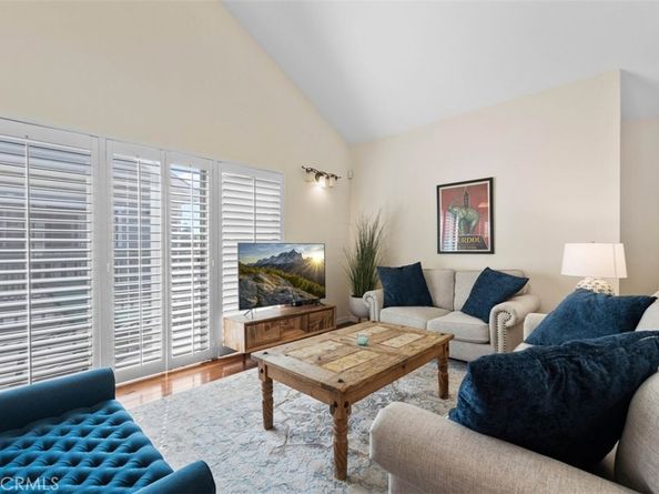 221 Violet A, Monrovia CA 91016