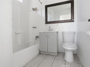 6530 Denver, Los Angeles CA 90044