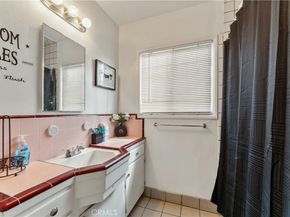 540 W 118th Street, Los Angeles CA 90044