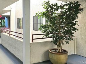 730 W 4th 203, Long Beach CA 90802