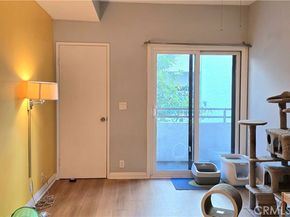 730 W 4th 203, Long Beach CA 90802