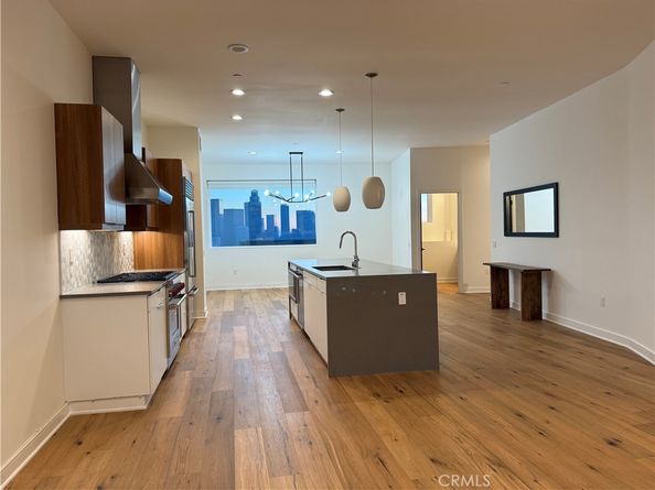 1025 White Knoll, Los Angeles CA 90012