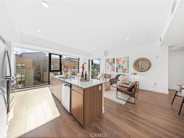 709 E Walnut Street 417, Pasadena CA 91101