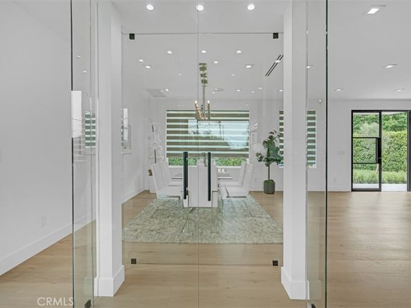 430 W Kenneth Road, Glendale CA 91202