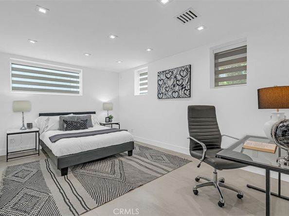 430 W Kenneth Road, Glendale CA 91202