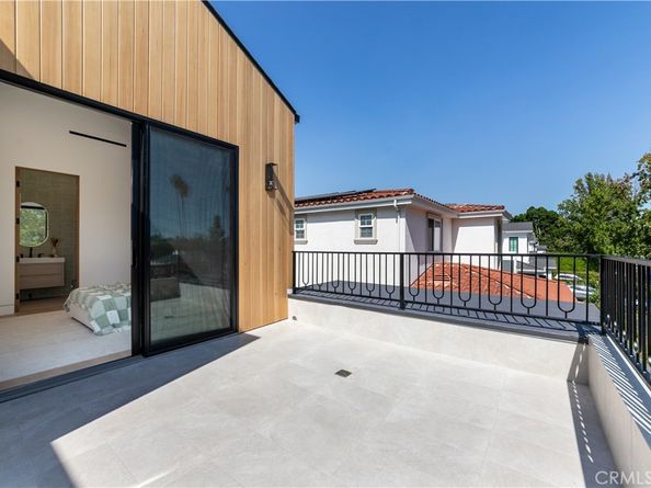 16749 Addison, Encino CA 91436