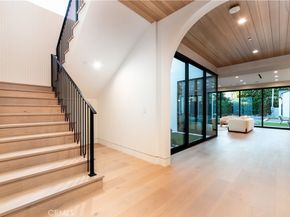 16749 Addison, Encino CA 91436