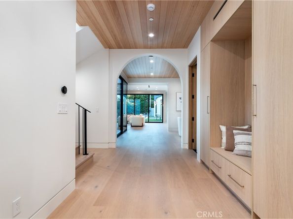 16749 Addison, Encino CA 91436