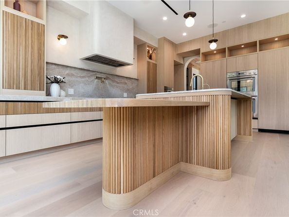 16749 Addison, Encino CA 91436