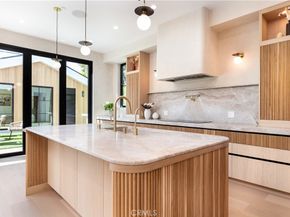 16749 Addison, Encino CA 91436