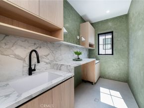 16749 Addison, Encino CA 91436