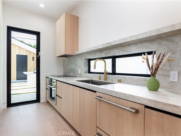 16749 Addison, Encino CA 91436