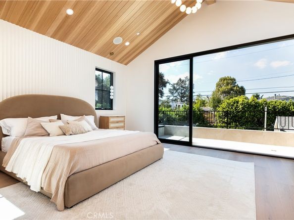 16749 Addison, Encino CA 91436