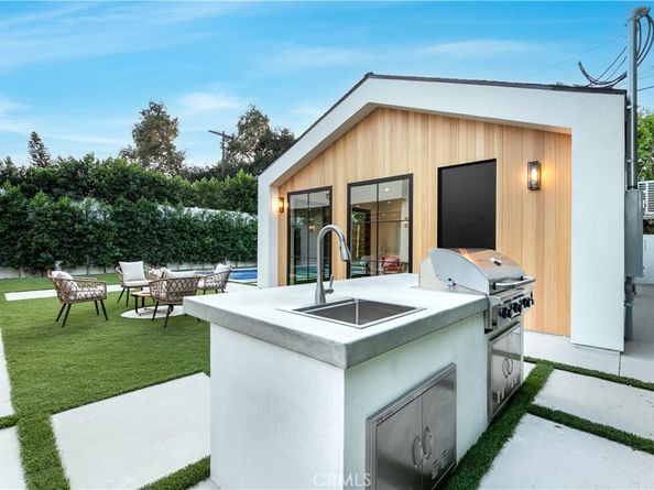 16749 Addison, Encino CA 91436