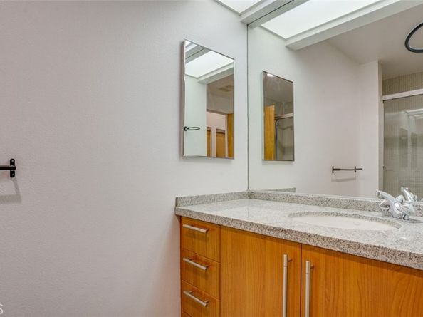 4705 Whitsett 106, Studio City CA 91604