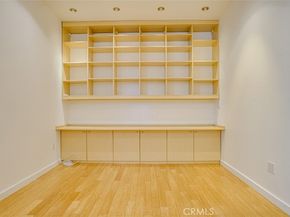 4705 Whitsett 106, Studio City CA 91604