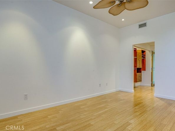 4705 Whitsett 106, Studio City CA 91604