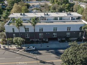 4705 Whitsett 106, Studio City CA 91604