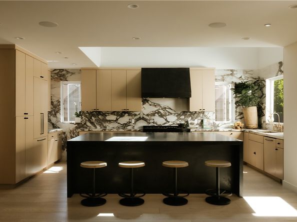 12541 Mitchell, Los Angeles CA 90066