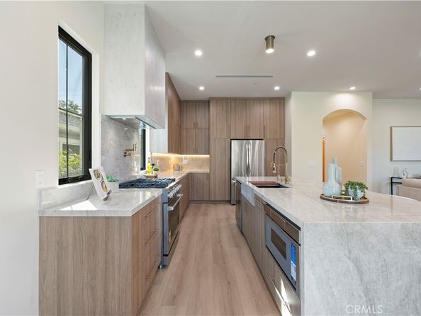 4026 Garden Avenue, Los Angeles CA 90039