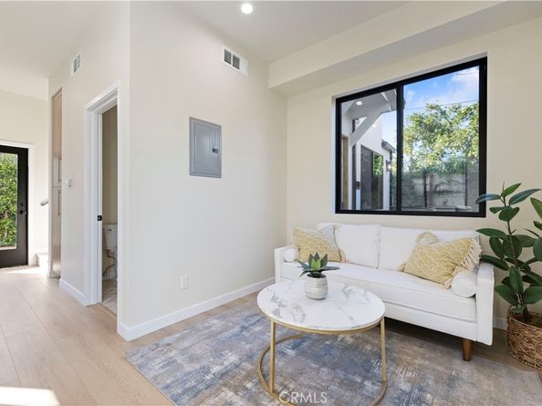 4026 Garden Avenue, Los Angeles CA 90039