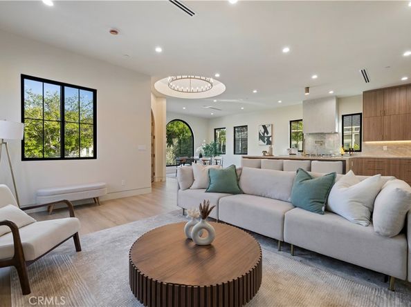 4026 Garden Avenue, Los Angeles CA 90039