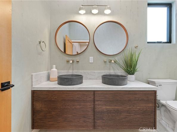 4026 Garden Avenue, Los Angeles CA 90039