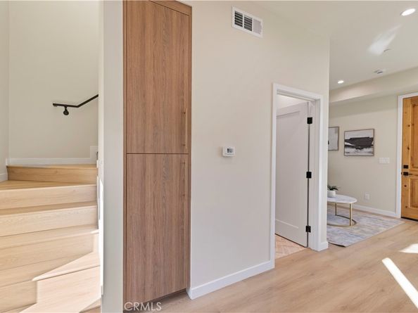 4026 Garden Avenue, Los Angeles CA 90039