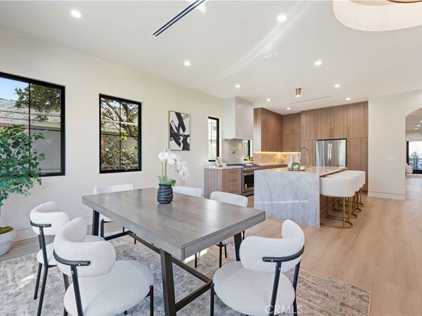 4026 Garden Avenue, Los Angeles CA 90039