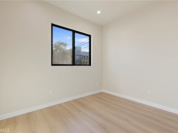 4026 Garden Avenue, Los Angeles CA 90039