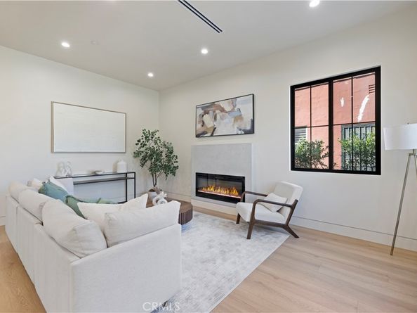 4026 Garden Avenue, Los Angeles CA 90039