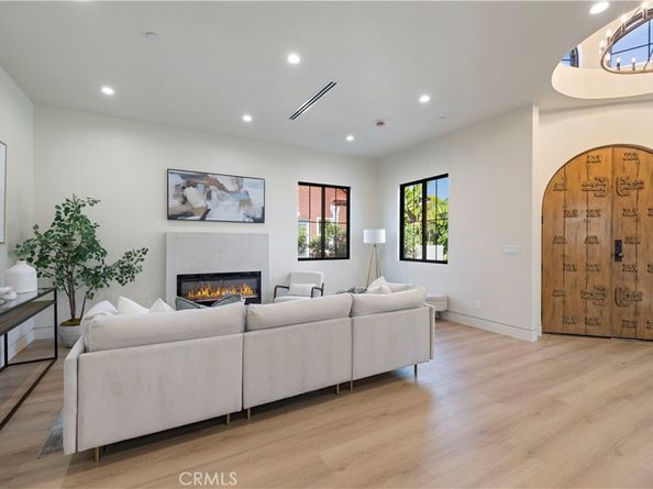 4026 Garden Avenue, Los Angeles CA 90039