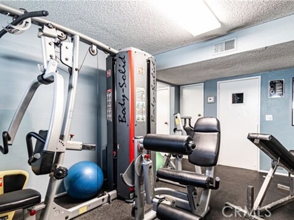 1940 N Highland 26, Hollywood (los Angeles) CA 90068