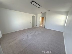 8240 Chamberlain Lane, Reseda (los Angeles) CA 91335