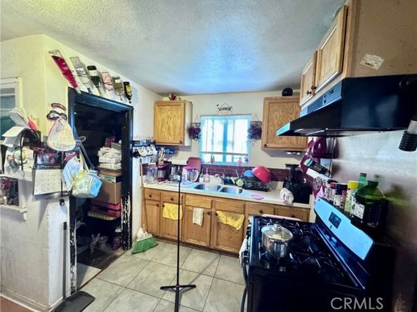 7011 Bonsallo, Los Angeles CA 90044