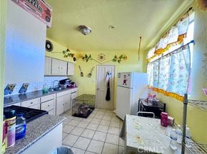 7011 Bonsallo, Los Angeles CA 90044