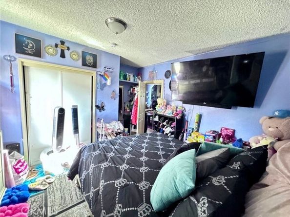 7011 Bonsallo, Los Angeles CA 90044