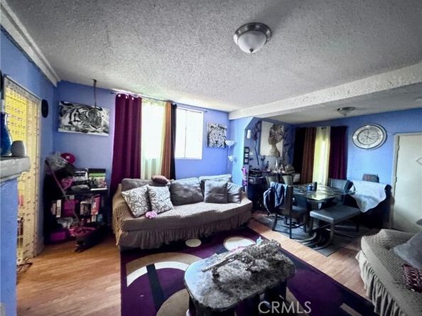 7011 Bonsallo, Los Angeles CA 90044