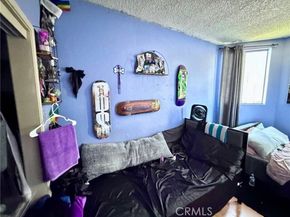 7011 Bonsallo, Los Angeles CA 90044