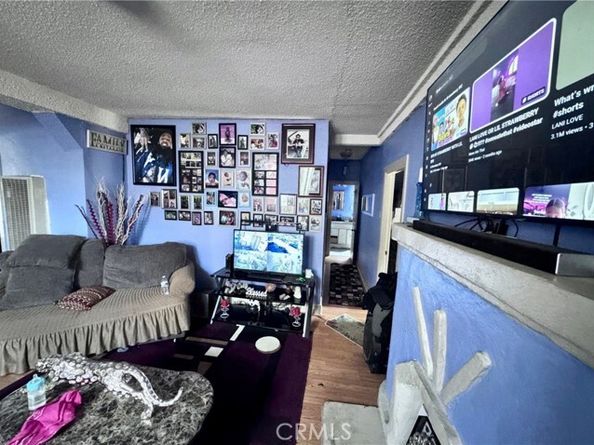 7011 Bonsallo, Los Angeles CA 90044
