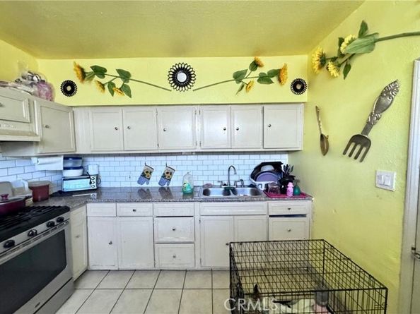 7011 Bonsallo, Los Angeles CA 90044
