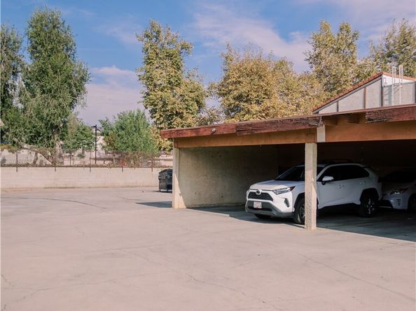 14527 Plummer 202, Panorama City (los Angeles) CA 91402