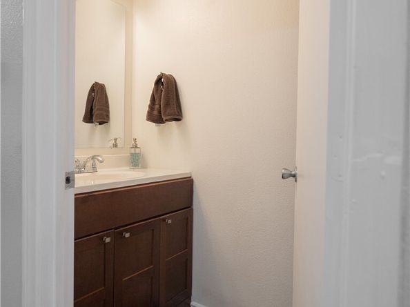 14527 Plummer 202, Panorama City (los Angeles) CA 91402